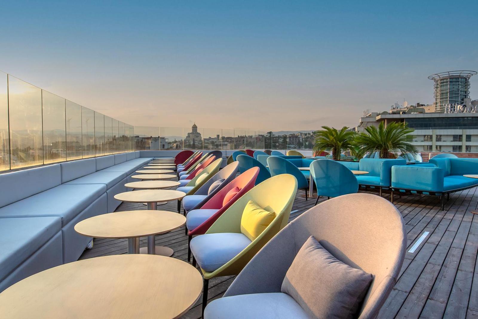 Hotel Golden Tulip Design Tiflis Exterior foto